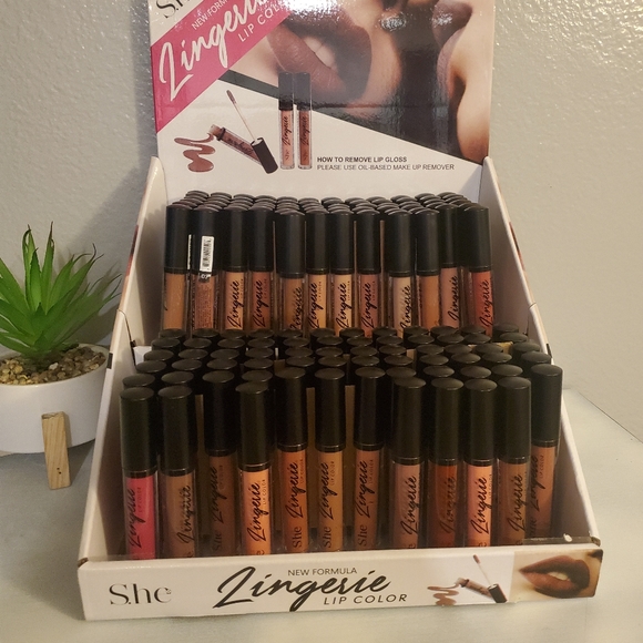 🚨🚨 Makeup Bundle 🚨🚨 - Picture 5 of 5